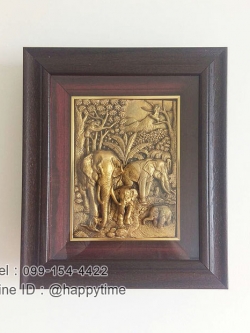 กรอบรูปแขวนผนังศิริมงคล ของขวัญสำหรับงานขึ้นบ้านใหม่ รูปโขลงช้างป่าสีทอง