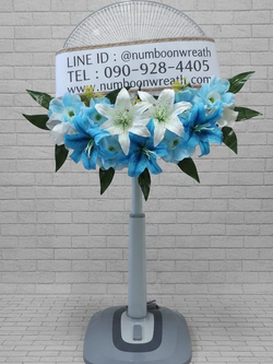 พวงหรีดพัดลมสไลด์_18นิ้ว โทนดอกไม้ ฟ้าขาว(HATARI)