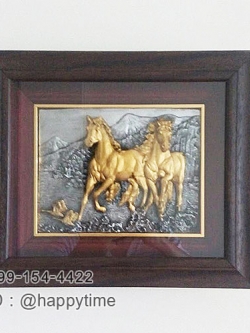 ของที่ระลึกขึ้นบ้านใหม่ กรอบรูปภาพแขวนผนัง รูปม้าสีทอง