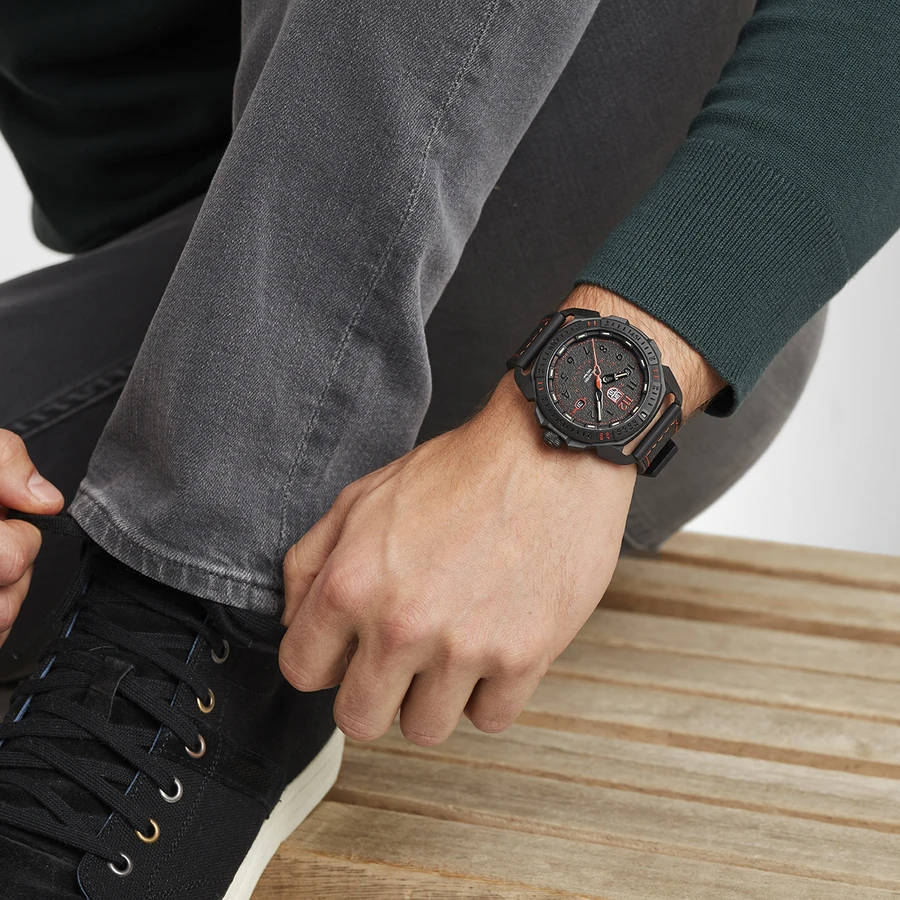 Luminox นาฬิกาข้อมือ ICE-SAR ARCTIC 1000 SERIES รุ่น XL.1002